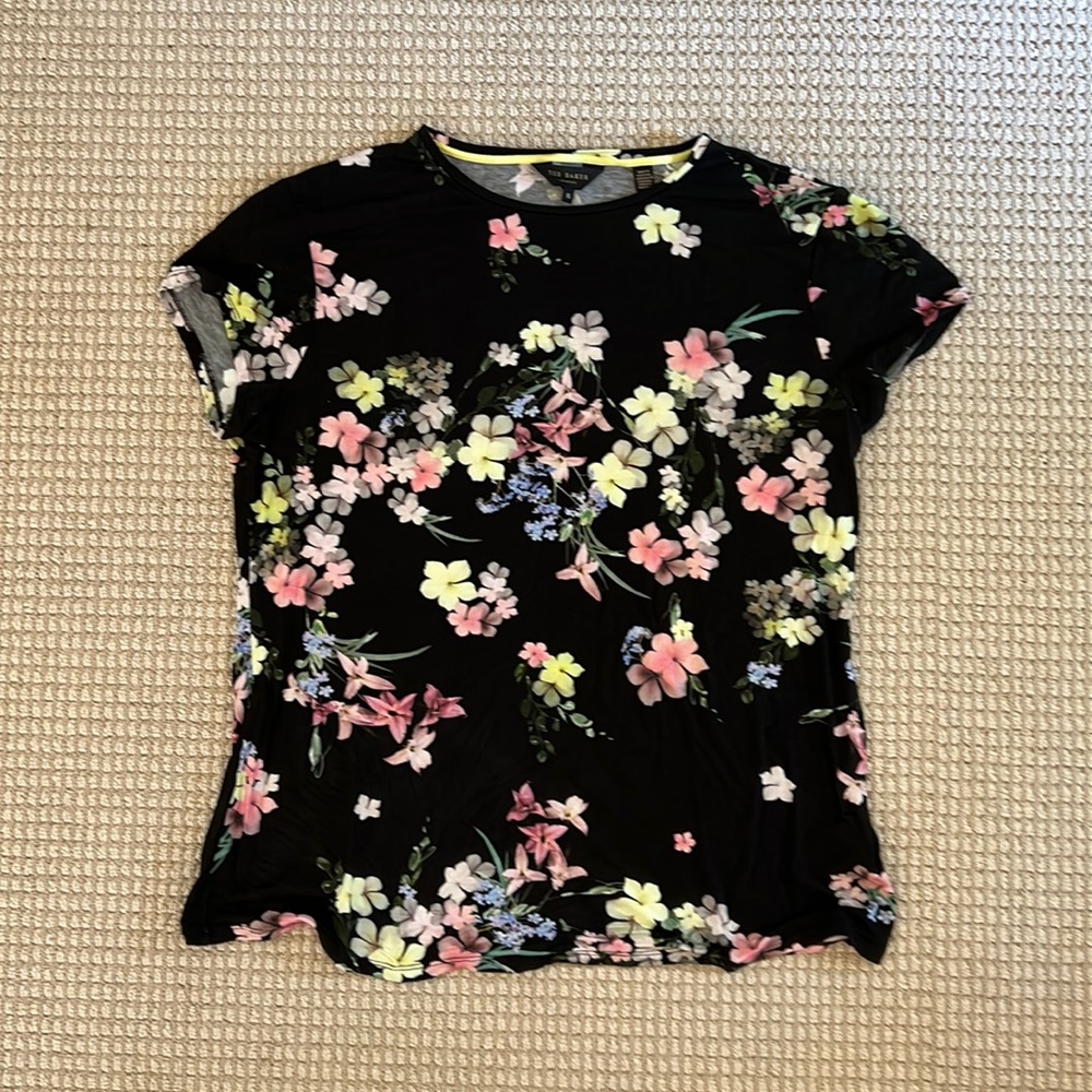 Ted Baker floral pergola short sleeve top Size 6. Excellent condition